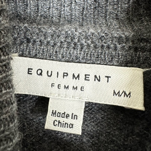EQUIPMENT Femme Delafine Turtleneck Cashmere Sweater Size Medium - Picture 2 of 8